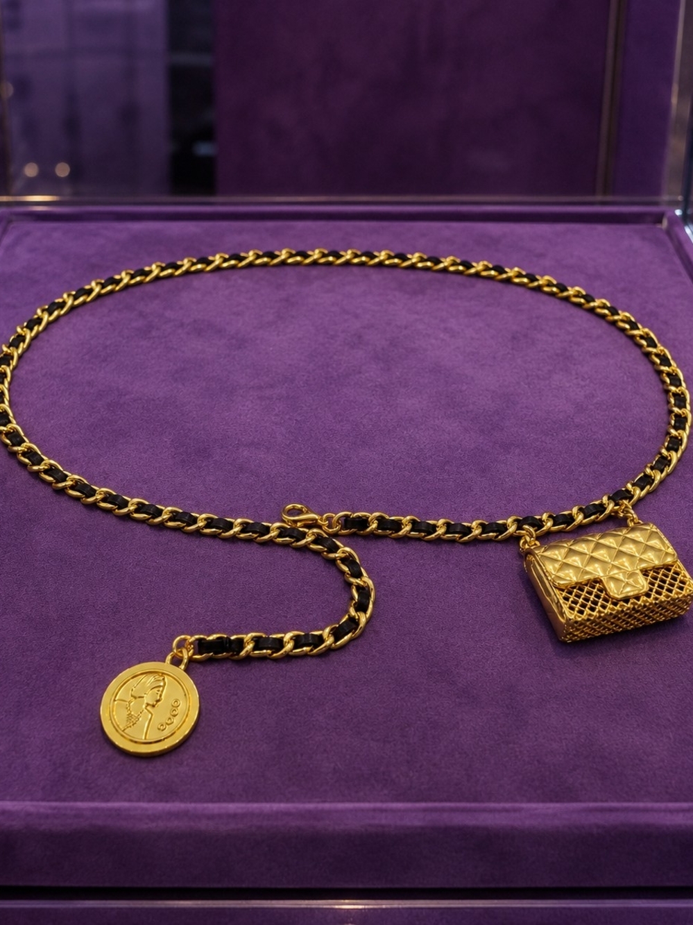 Black and Gold Chain Waist Belt with Mini Bag Charm - Picture 5 of 7